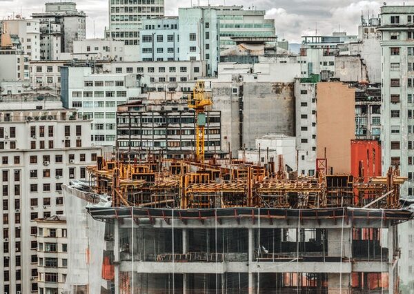 Saiba como a Intec Brasil pode ajudar a fechar negócios com obras em andamento